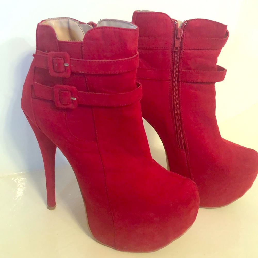 Shoe Dazzle Pansy Red Platform Boots